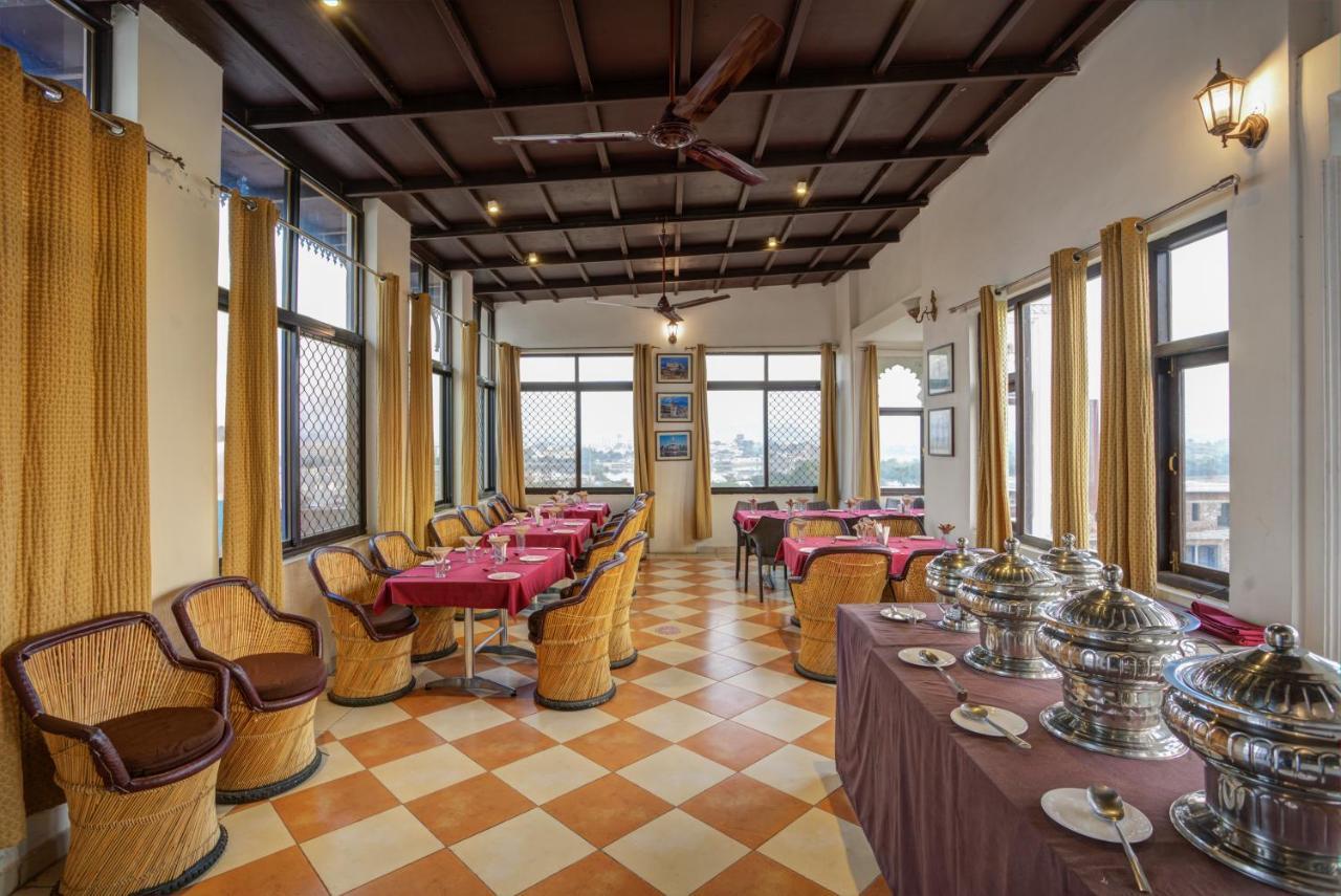 Hôtel Sai Palace à Udaipur Extérieur photo