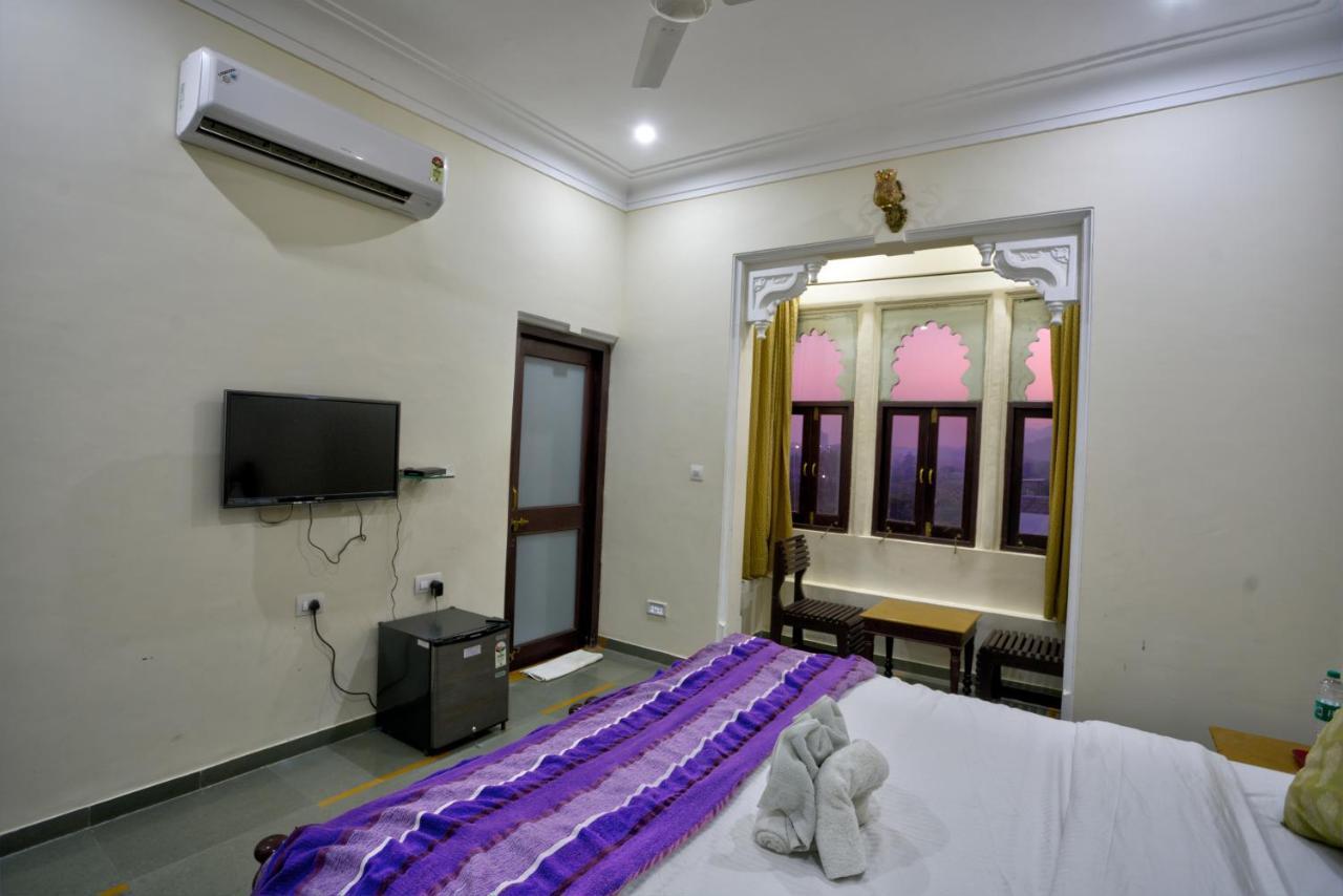 Hôtel Sai Palace à Udaipur Extérieur photo