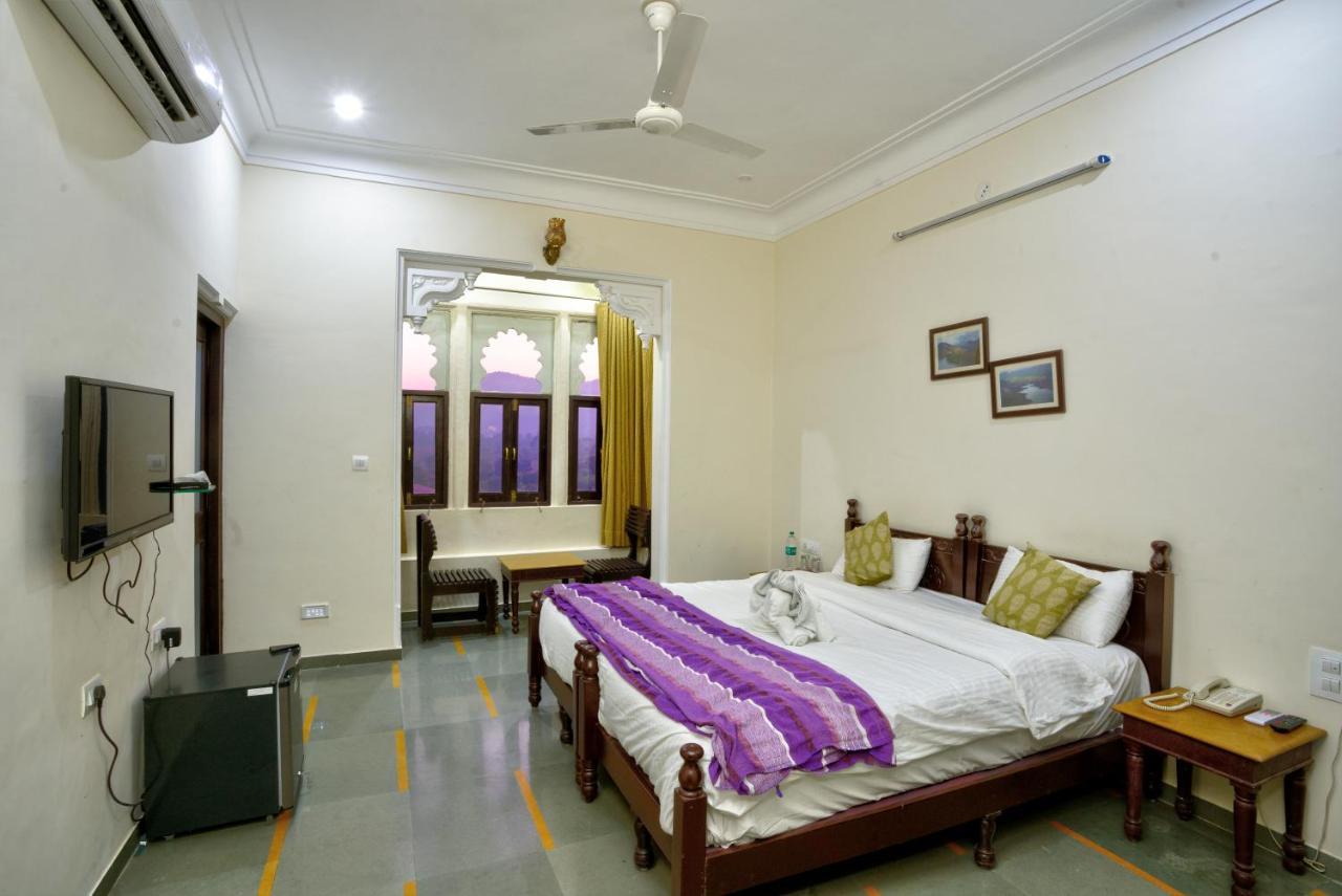 Hôtel Sai Palace à Udaipur Extérieur photo